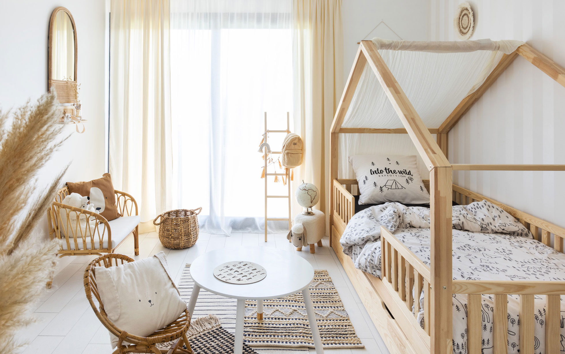Habitación para bebé de estilo nórdico y rústico 